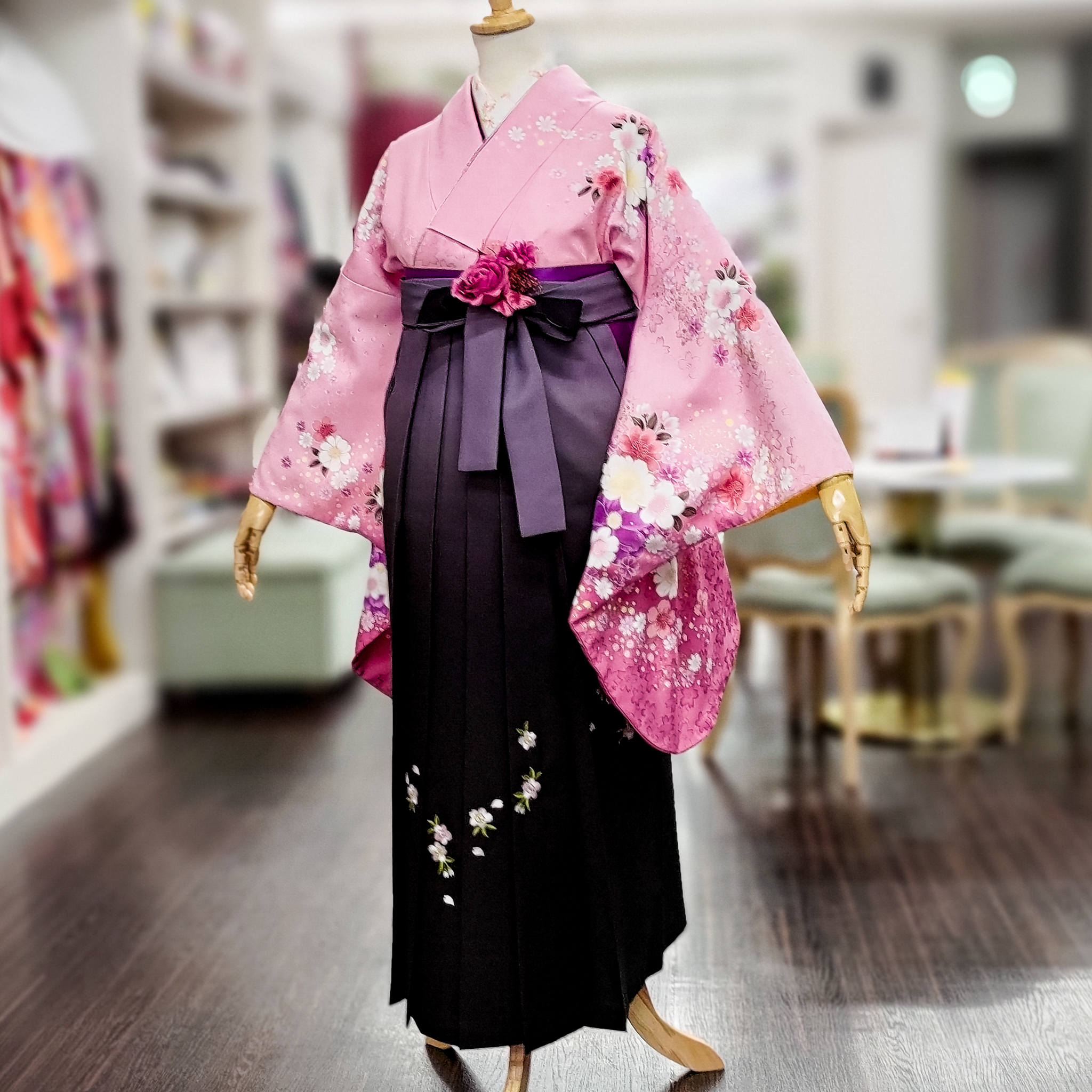 袴と着物 奈良のレンタル衣装｜グラデーションの袴・ピンクの二尺袖 ...