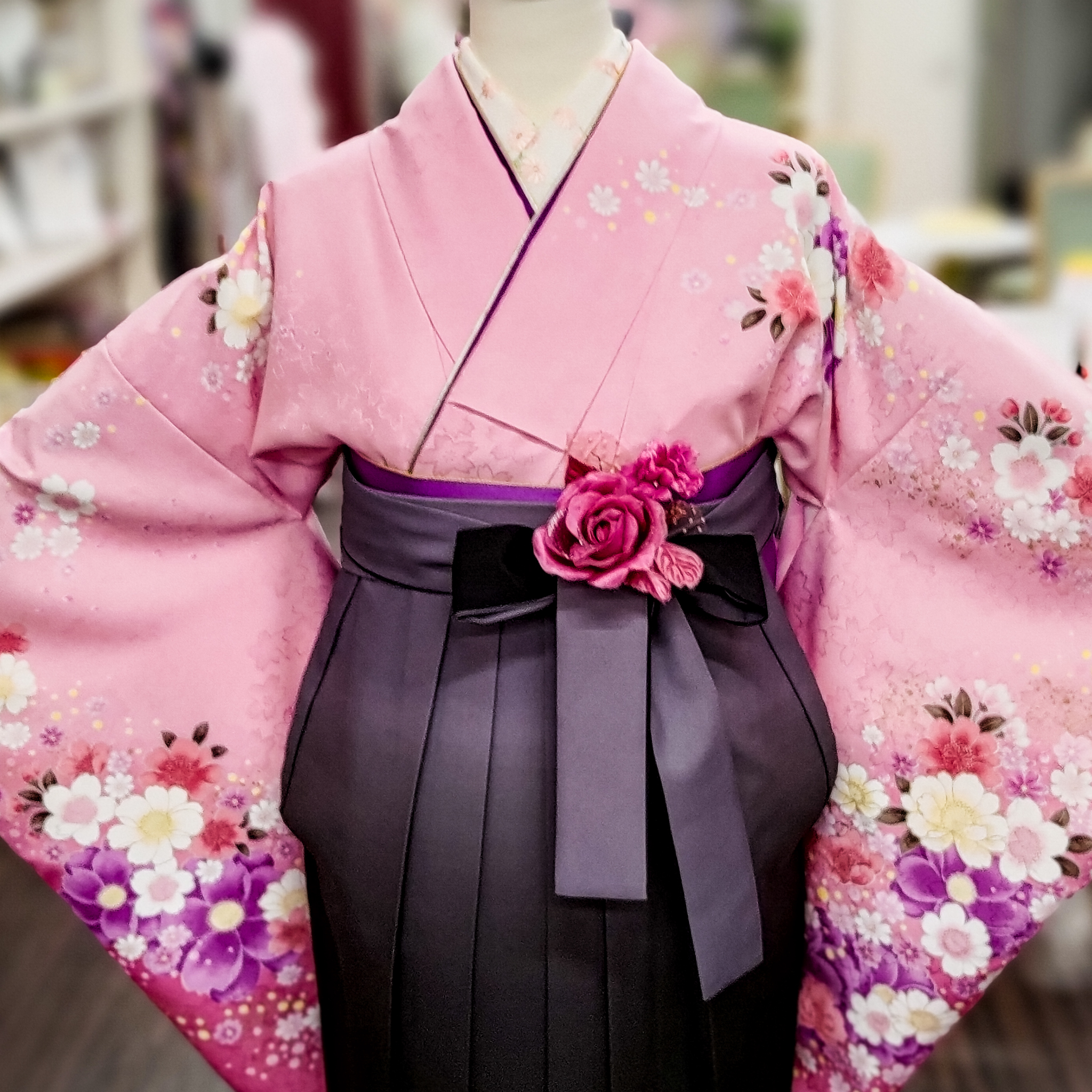袴と着物 奈良のレンタル衣装｜グラデーションの袴・ピンクの二尺袖 ...