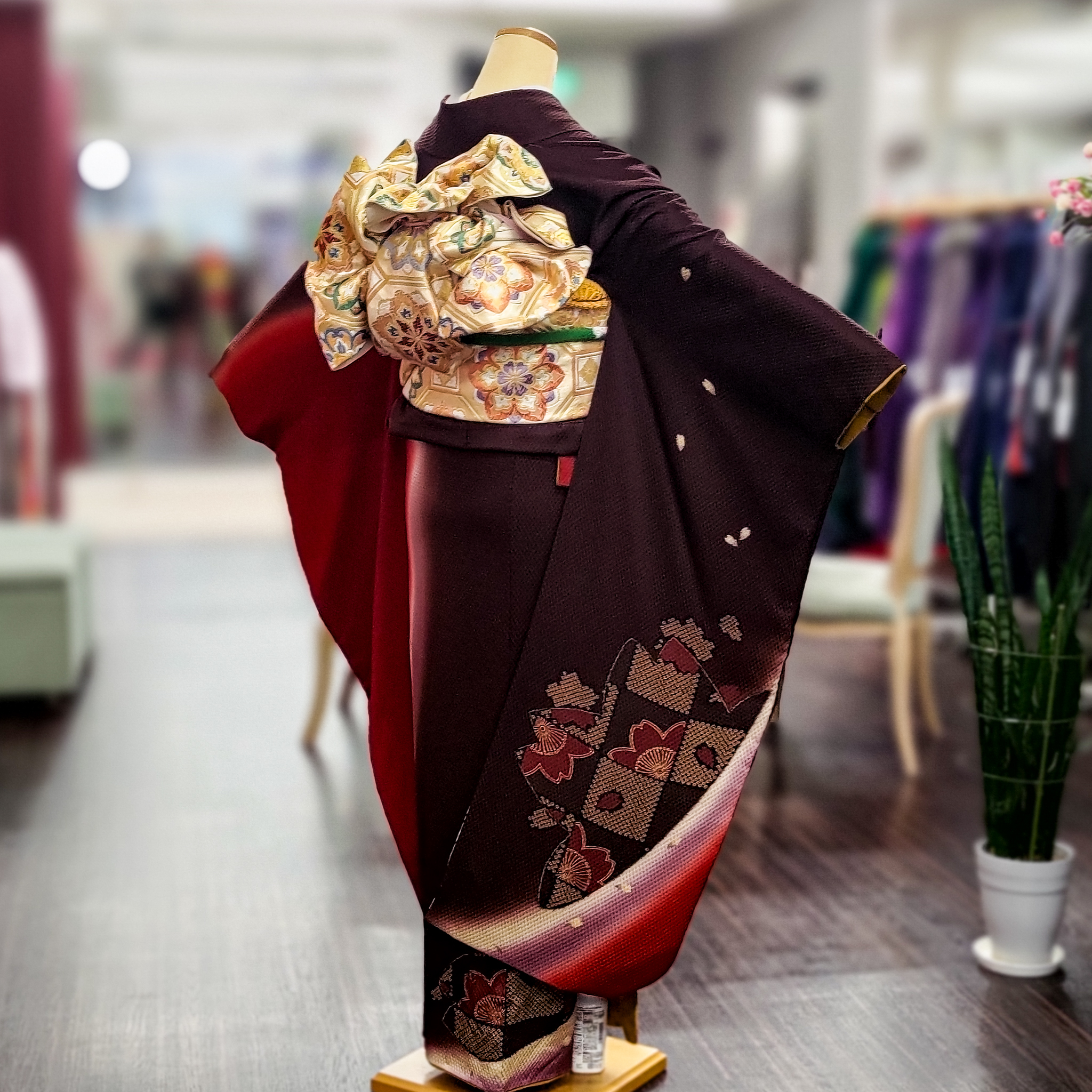 総絞り 茶色の振袖｜奈良レンタル衣装 成人式 2024年 2025年 2026年ご 