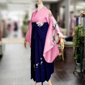 紺の袴とピンクの小振袖｜奈良の貸衣装｜卒業式 レンタル衣装｜橿原衣裳